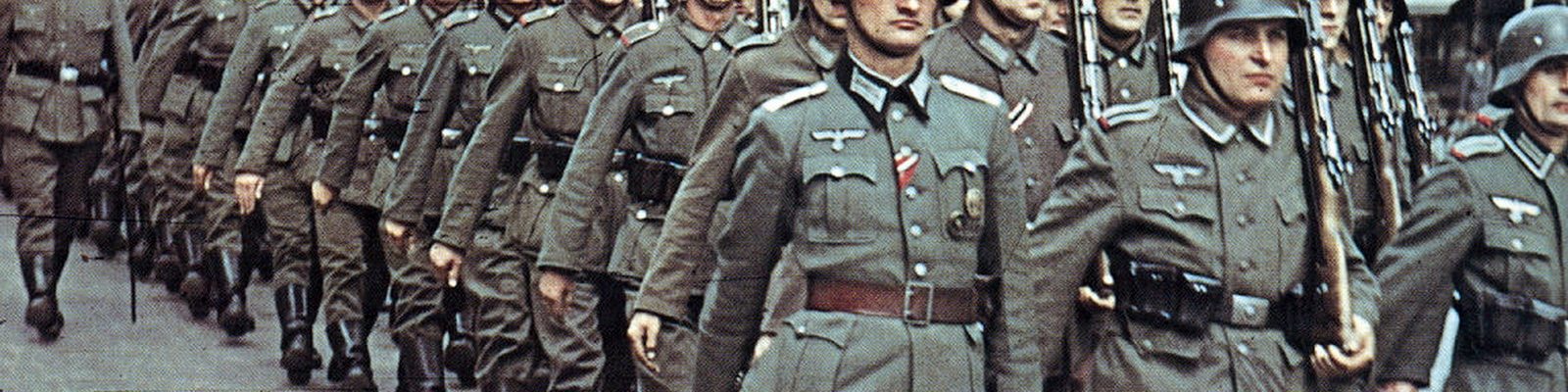 Każdy z niemieckich żołnierzy miał w swojej książeczce żołdu 10 przykazań żołnierza (Erichvoned/CC BY-SA 4.0)