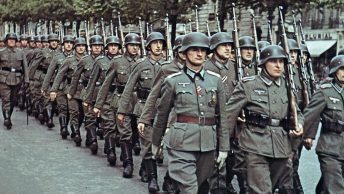 Każdy z niemieckich żołnierzy miał w swojej książeczce żołdu 10 przykazań żołnierza (Erichvoned/CC BY-SA 4.0)