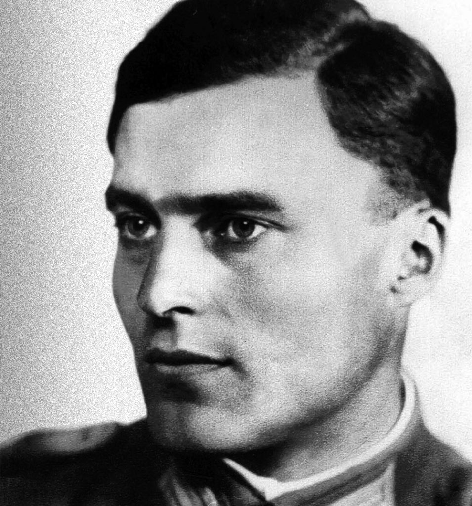 Claus Stauffenberg na fotografii sprzed 1944 roku. Jeden z organizatorów nieudanego zamachu na Hitlera.
