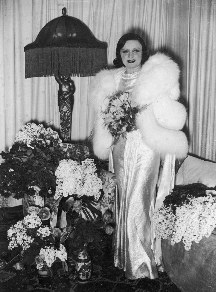 Wśród klientów Chowańczaka było wielu wpływowych i znanych ludzi. Wśród nich była również Pola Negri (domena publiczna).
