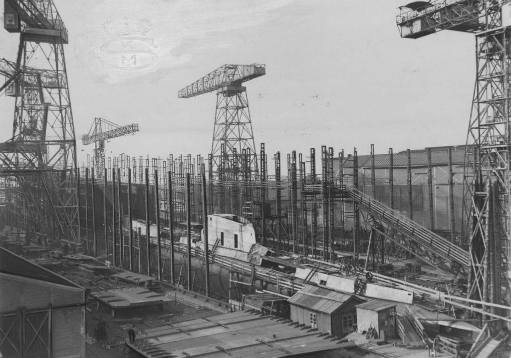 ORP Sęp w trakcie budowy. Zdjęcie z 1937 roku (domena publiczna).