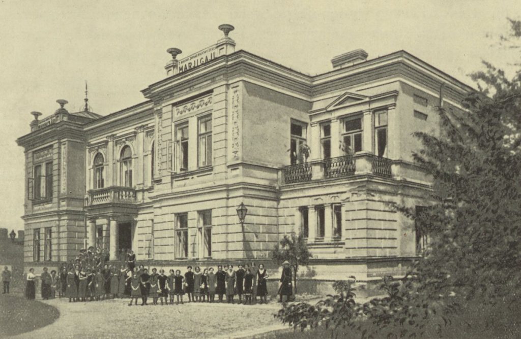 Budynek Zakładów Naukowych Żeńskich Marii Gajl. To tam do szkoły chodziła Teresa Grodzińska (domena publiczna).