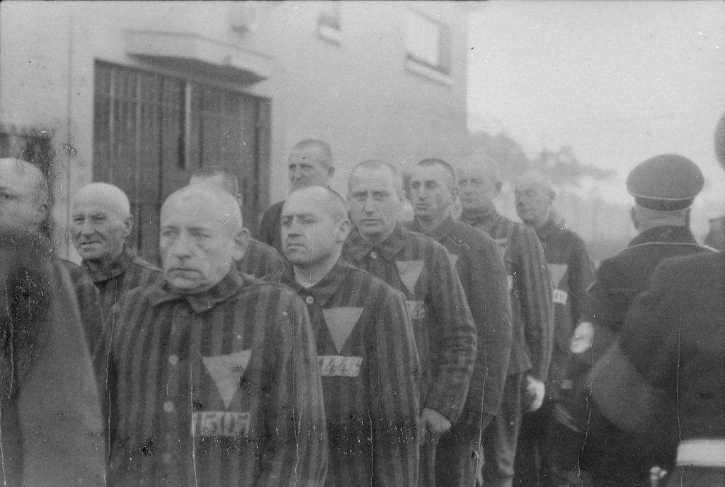 Homoseksualiści byli skazywani na obóz koncentracyjny (domena publiczna).