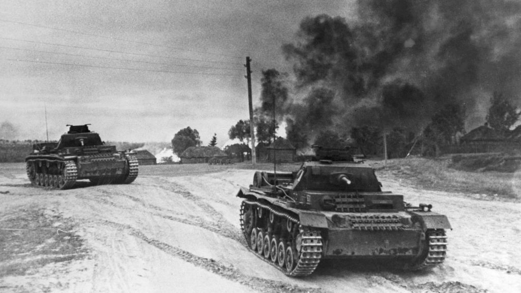 Walki na wschodzie w trakcie operacji Barbarossa. Zdjęcie niemieckie.