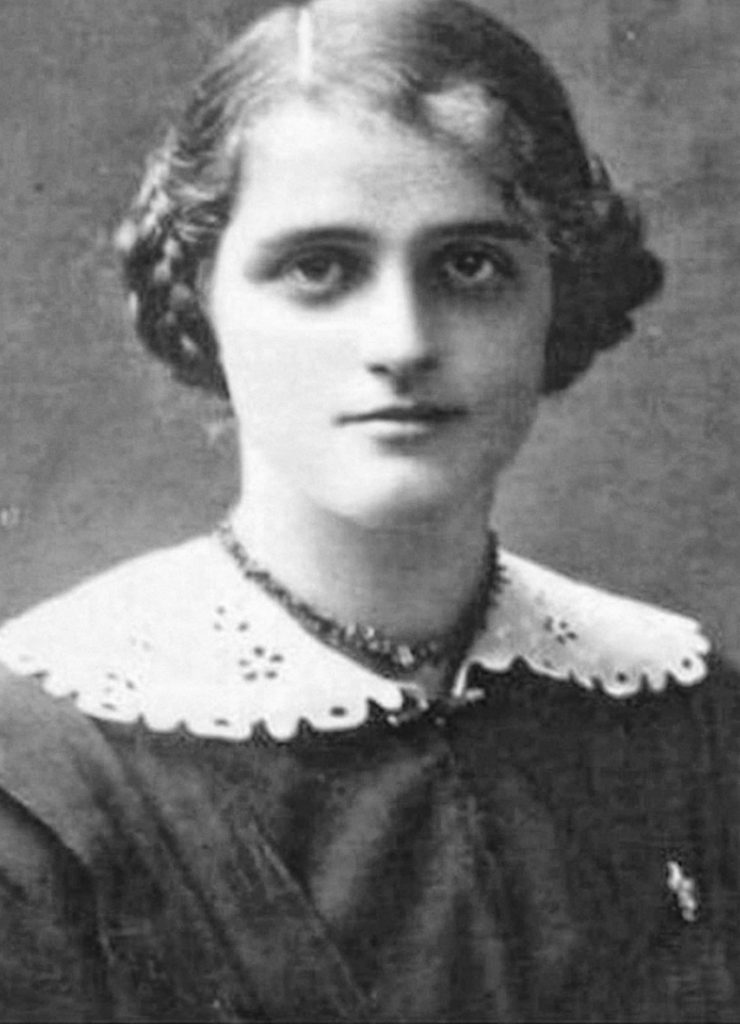 Teresa Grodzińska na zdjęciu z okresu I wojny światowej (domena publiczna).