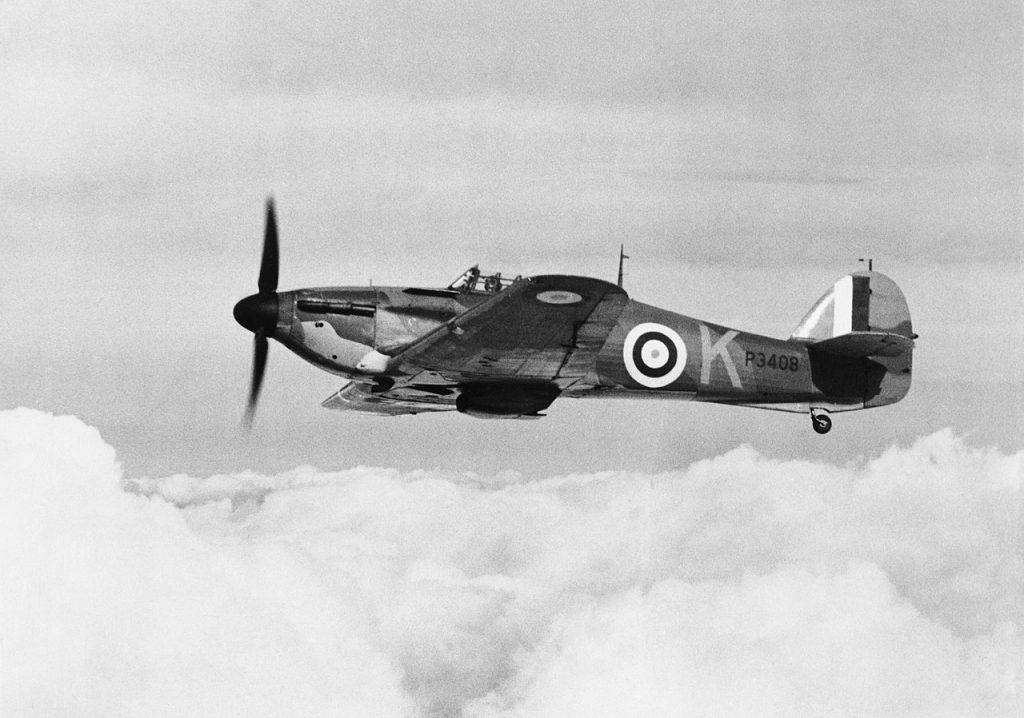 Hawker Hurricane. Właśnie takim myśliwcem latał w czasie Bitwy o Anglię Marian Duryasz. Zdjęcie poglądowe (domena publiczna).