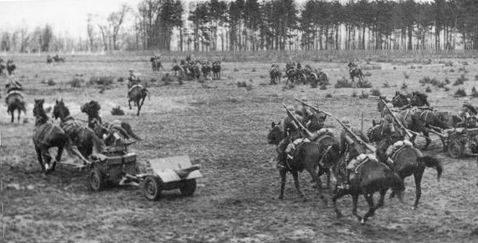 Wielkopolska Brygada Kawalerii w czasie bitwy nad Bzurą (domena publiczna).