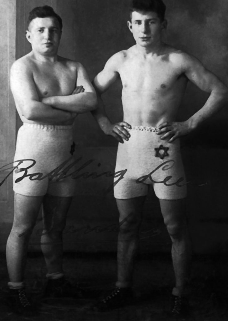Bracia Sanders – Bram (po lewej) i Leen (po prawej). Zdjęcie i podpis z książki Gladiatorzy z obozów śmierci (materiały prasowe).