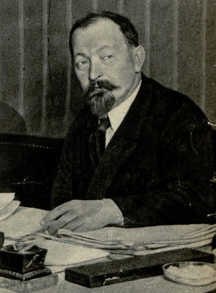 Feliks Dzierżyński na zdjęciu wykonanym w latach 20. XX wieku (domena publiczna).
