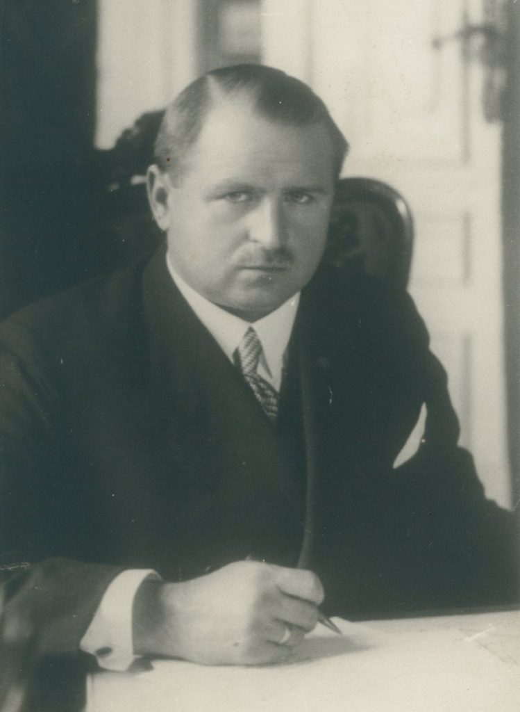 Stefan Starzyński na zdjęciu z lat 30. XX wieku (domena publiczna).
