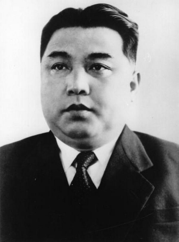 Kim Ir Sen na zdjęciu z 1950 roku (domena publiczna).