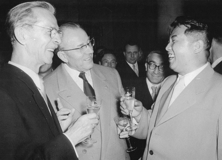 Kim Ir Sen na zdjeciu z 1956 roku wykonanym w trakcie jego wizyty w NRD (Bundesarchiv/CC-BY-SA 3.0).