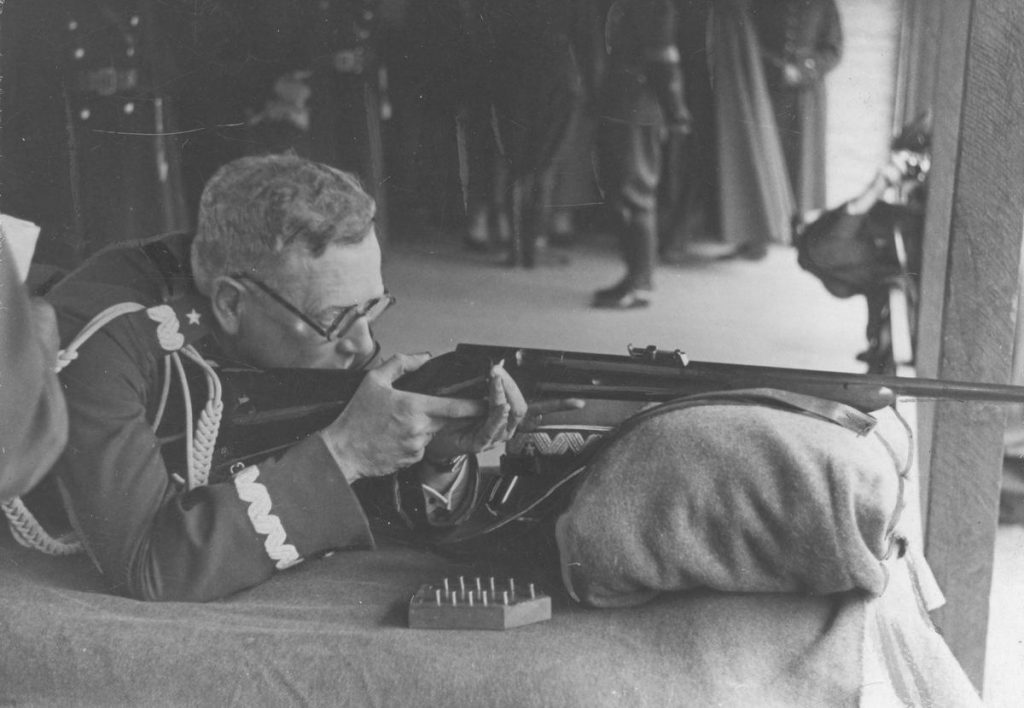 Dowódca Smodozielnej Grupy Operacyjnej "Polesie" generał brygady Franciszek Kleeberg. Zdjęcie z 1935 roku (domena publiczna).