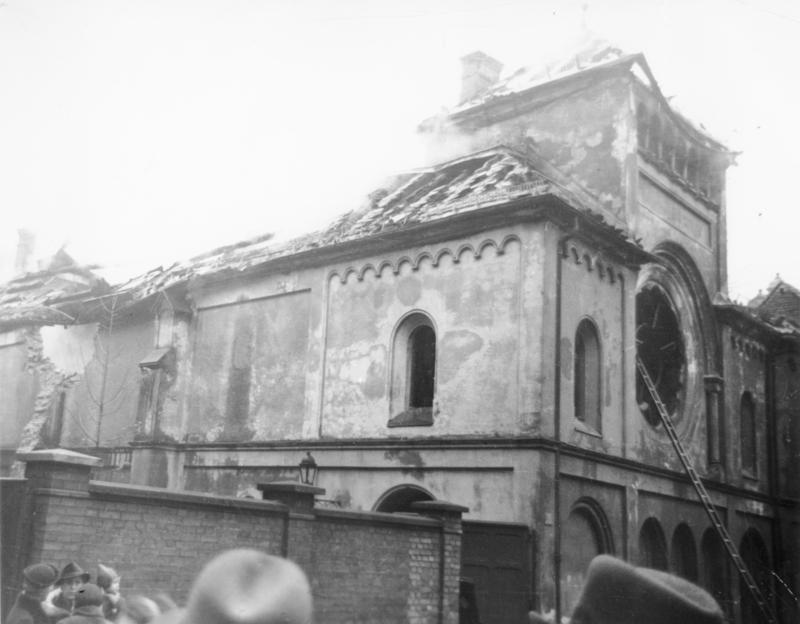 Monachijska synagoga spalona w trakcie nocy kryształowej (Bundesarchiv/CC-BY-SA 3.0).