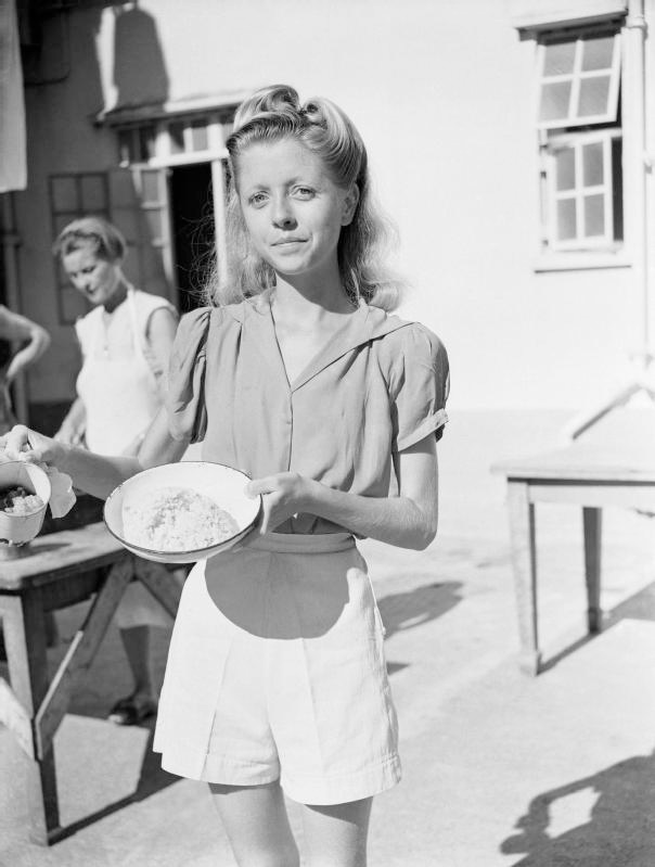 Kobieta internowana w Stanley Internment Camp