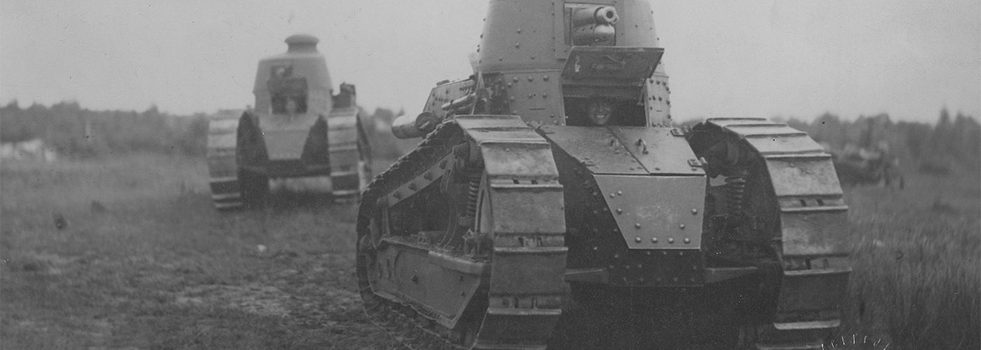 Lekkie czołgi Renault FT 17. Jeden z wielu przykładów francuskiego uzbrojenia na wyposażeniu Wojska Polskiego.