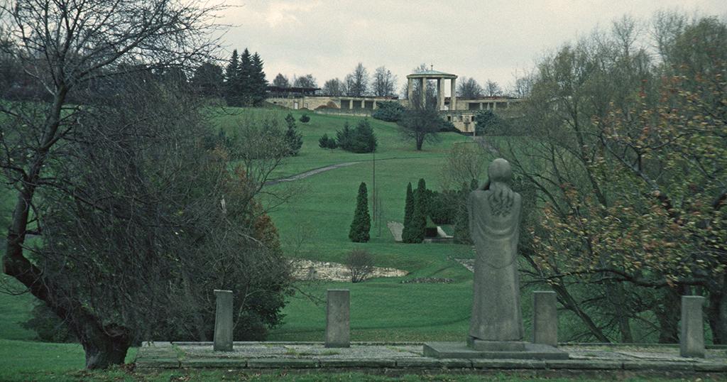Współczesne zdjęcie miejsca, gdzie przed czerwcem 1942 roku znajdowały się Lidice (Hans Peter Schaefer/CC BY-SA 3.0).