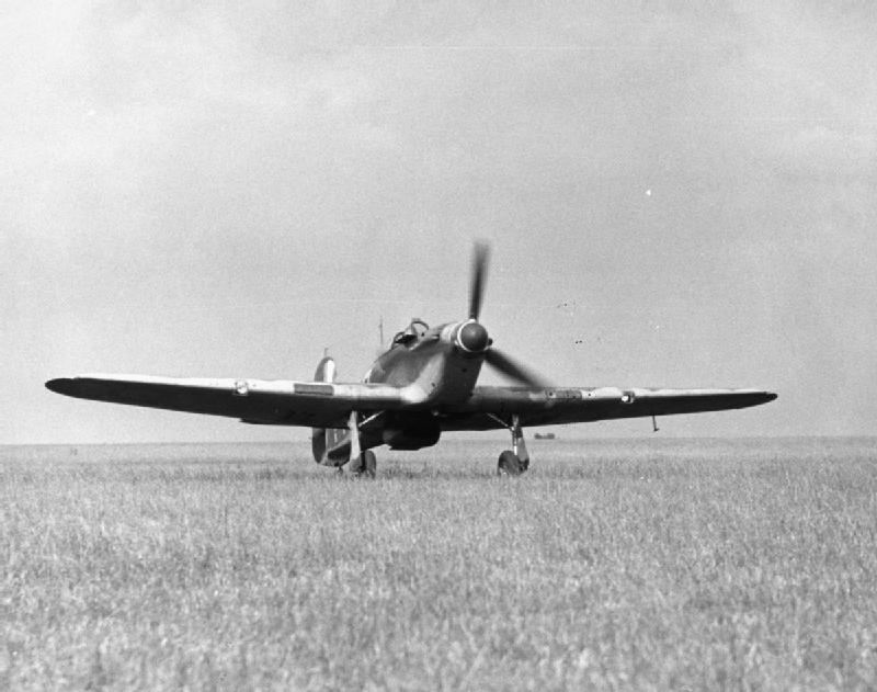 Hawker Hurricane Mk-I. Na tego typu maszynach w trakcie bitwy o Anglię latali piloci Dywizjonu 302 (domena publiczna).