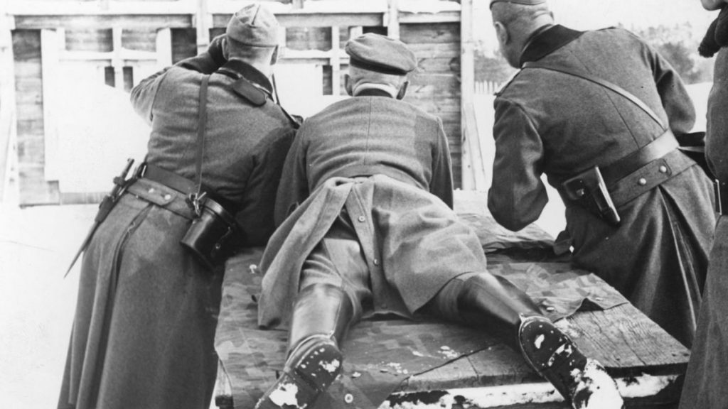 Żołnierze niemieccy podczas zajęć strzeleckich na Rembertowie.