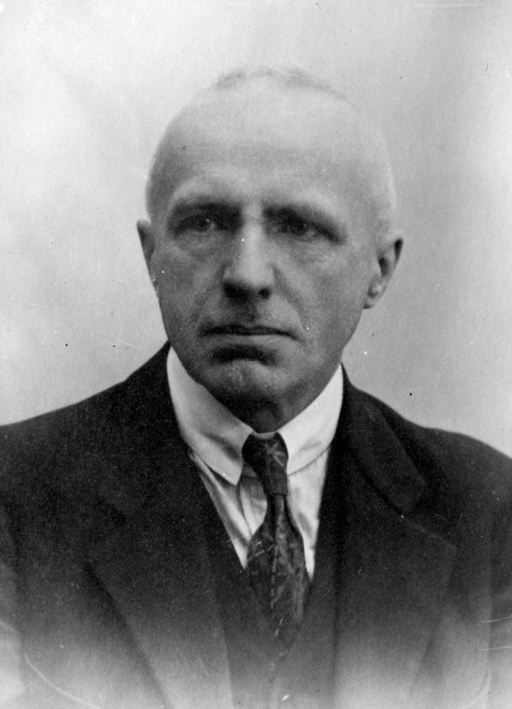 Joachmim Bartoszewicz pisał w 1929 roku, że Traktat Wersalski „przywracał Polsce jej niepodległość państwową” (domena publiczna).