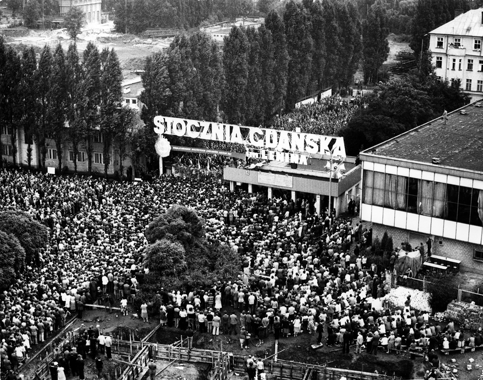 Strajk sierpniowy w Stoczni Gdańskiej (Zenon Mirota/CC BY-SA 3.0 pl).