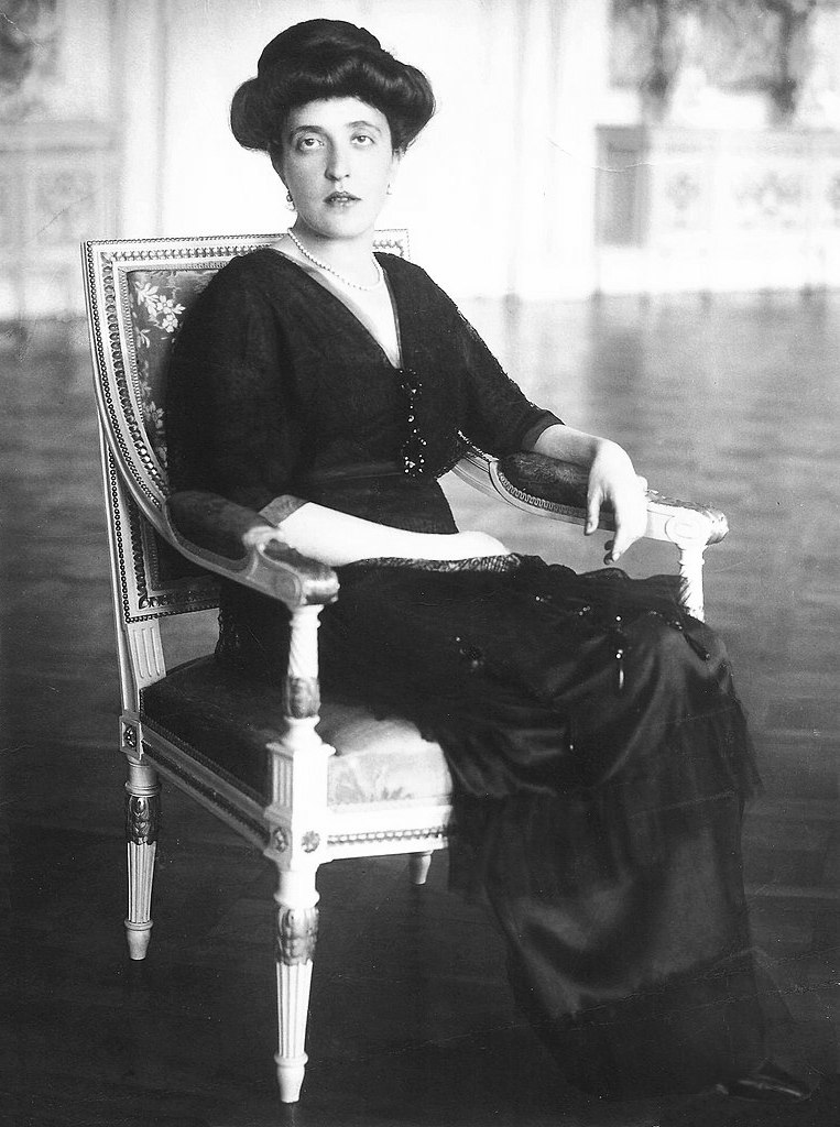 Adele Bloch-Bauer na zdjęciu wykonanym w 1910 roku (domena publiczna).