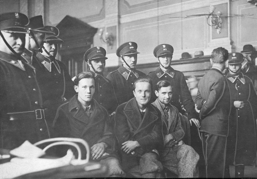 Lwowski proces członków OUN odpowiadających za napad na pocztę w Gródku Jagiellońskim. Grudzień 1932 roku (domena publiczna).