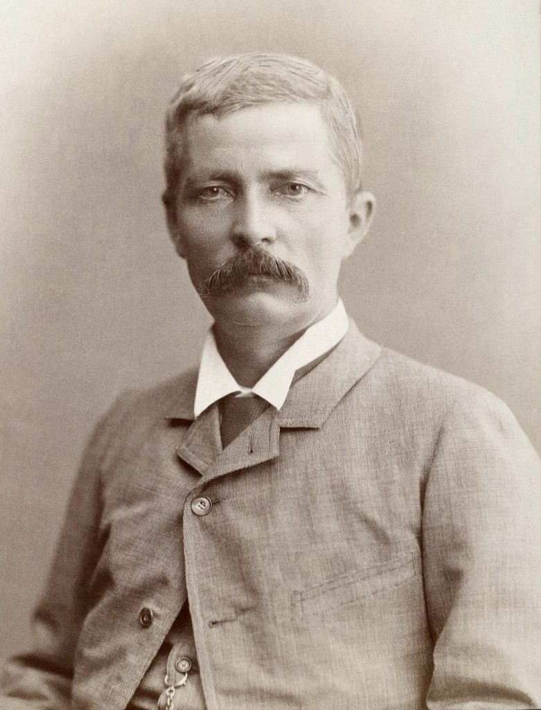 Słynny podróżnik Henry Morton Stanley. Zdjęcie wykonane w 1884 roku (Émile Reutlinger/domena publiczna).