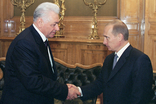 Borys Jelcyn z Władimirem Putinem. Listopad 2000 roku.