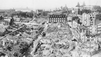 Panorama zniszczeń Liverpoolu. Fotografia z ok. 1942 roku.