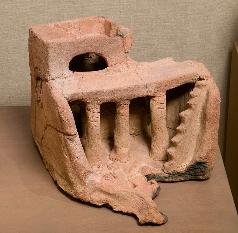 Sculpture (model) of an Egyptian house from the 18th century BC in the collection of the Metropolitan Museum of Art in New York (License No. CC0).