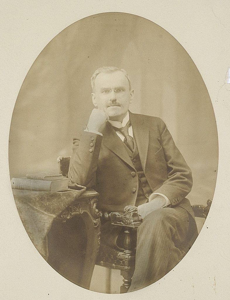 Władysław Grabski. Zdjęcie wykonane w 1919 roku (domena publiczna).