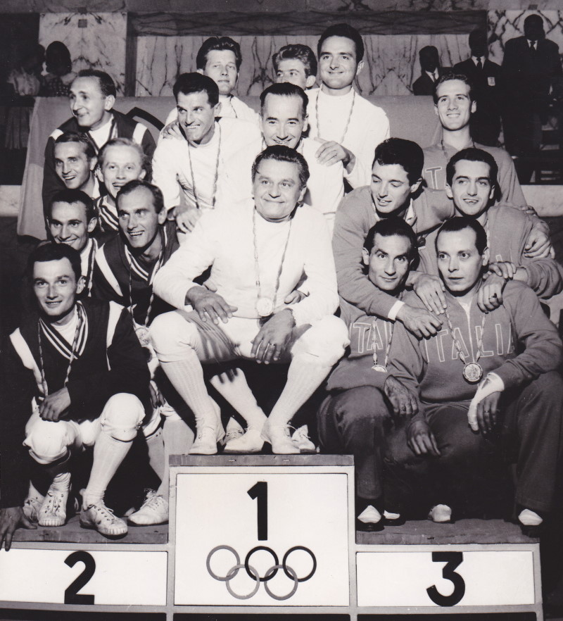 Zwycięzcy drużynowych zawodów szermierczych na igrzyskach olimpijskich w 1960 roku.