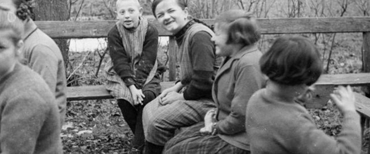 Niepełnosprawne dzieci w sanatorium Schönbrunn. Rok 1934.