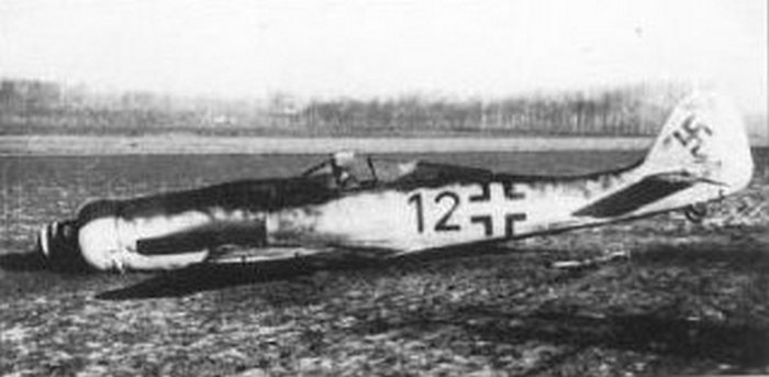Focke-Wulf Fw 190 zestrzelony 1 stycznia 1945 roku (domena publiczna).
