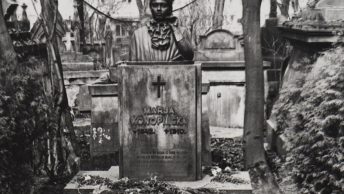 Grób Marii Konopnickiej. Fotografia archiwalna ze zbiorów Biblioteki Polskiej w Paryżu