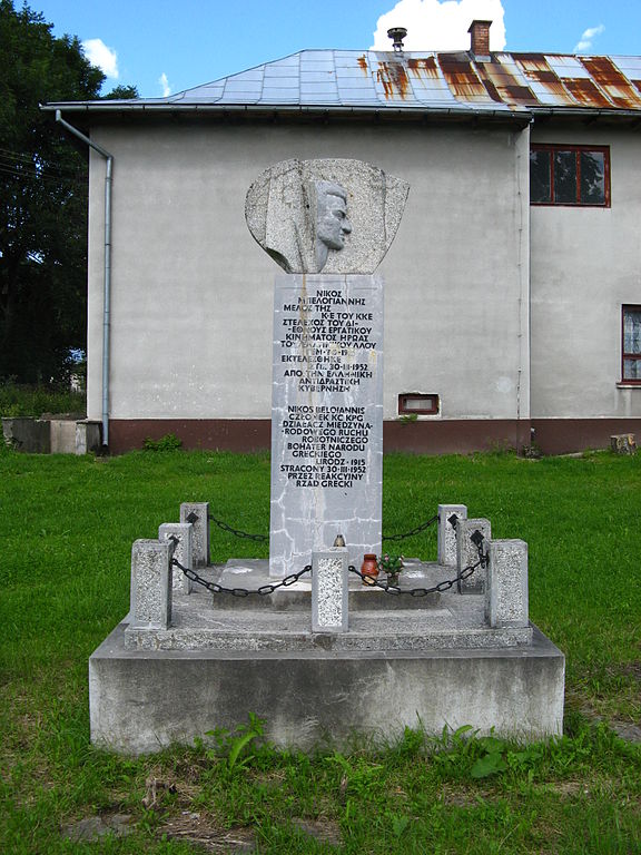 Pomnik Nikose Belojannise - bohatera greckiej partyzantki komunistycznej