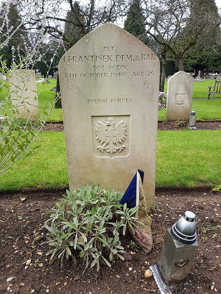 Grób Josefa Františka na cmentarzu w Northwood (Irid Escent/CC BY-SA 2.0).