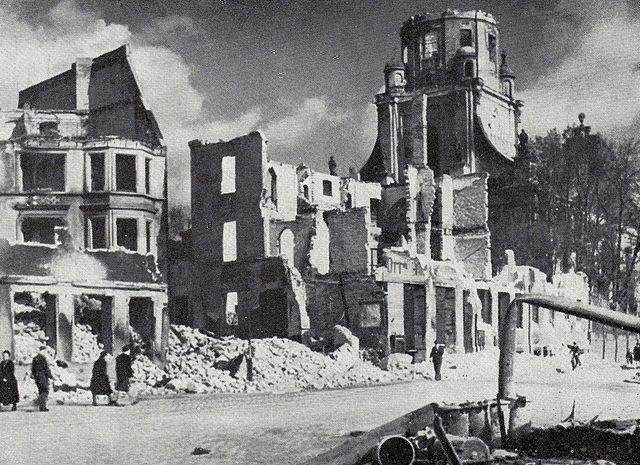 Ruiny Königsbergu (Królewca). Rok 1944.
