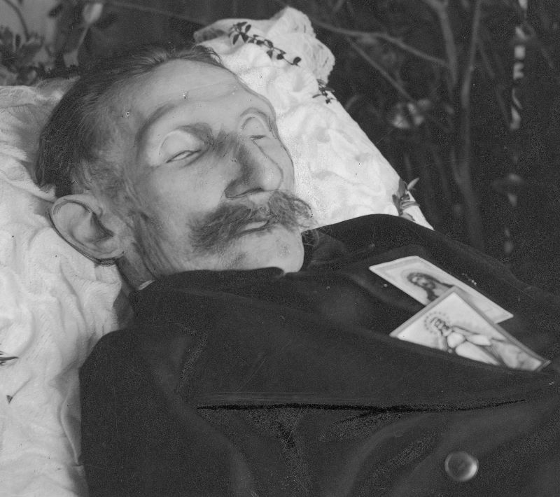 Michał Drzymała na łożu śmierci. Fotografia prasowa z 1937 roku.