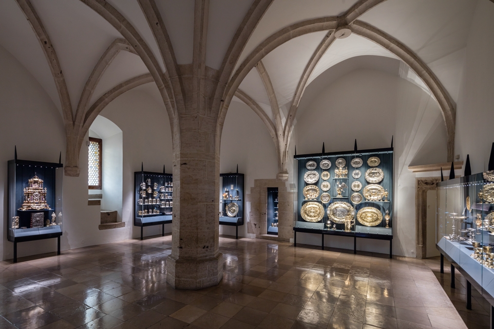 Obecna ekspozycja skarbca koronnego w tzw. sali Kazimierzowskiej