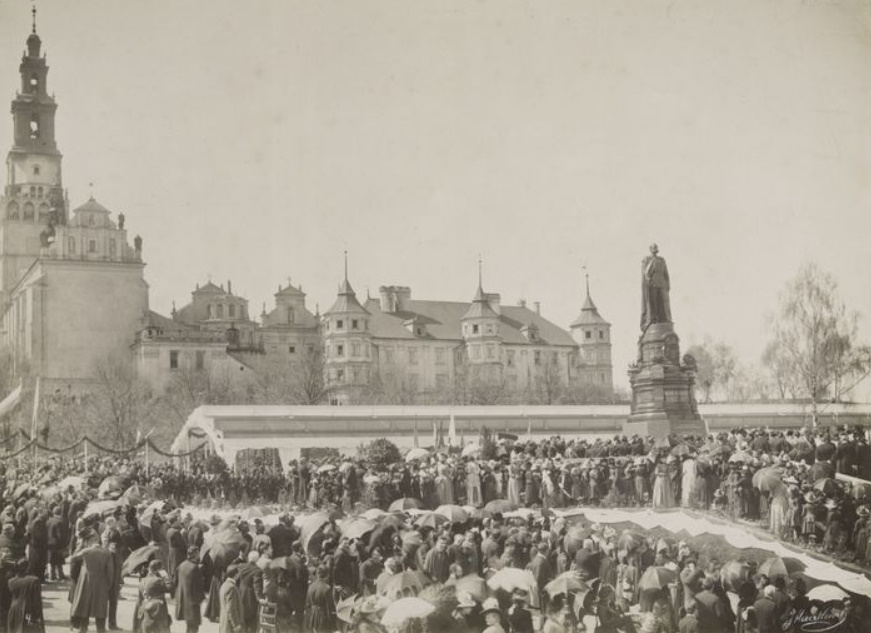 Odsłonięcie pomnika Aleksandra II Romanowa na Jasnej Górze. Fotografia z 1889 roku.