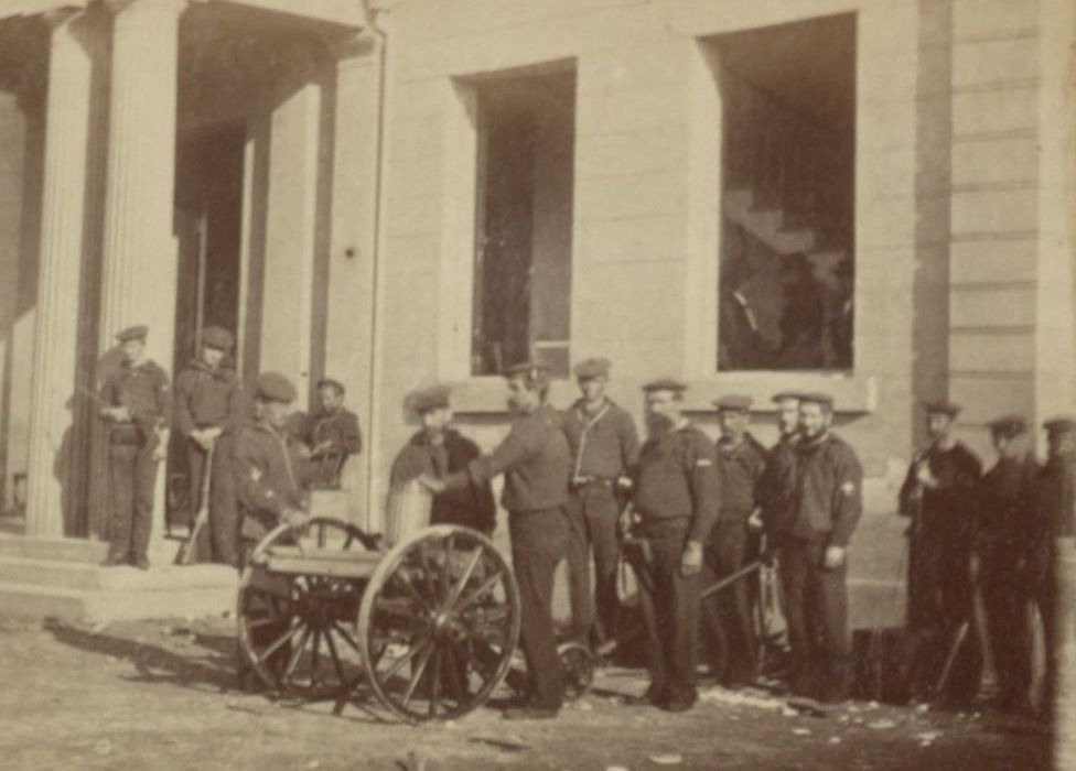 Kartaczownica Gatlinga. Zdjęcie wykonane w 1874 roku (domena publiczna).