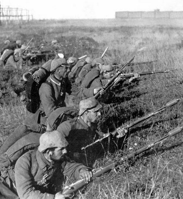 Niemieccy żołnierze podczas bitwy nad Marną (domena publiczna).