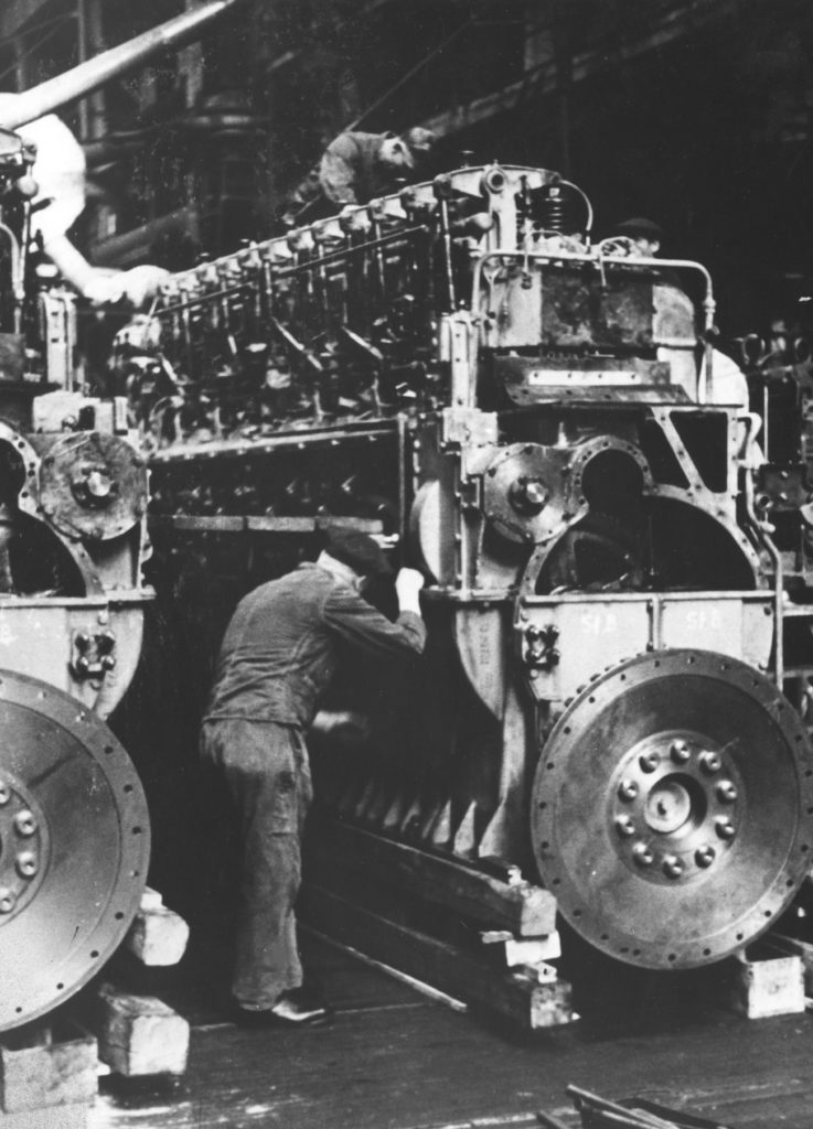 Fabryka silników diesla, które napędzały niemieckie okręty podwodne (domena publiczna).