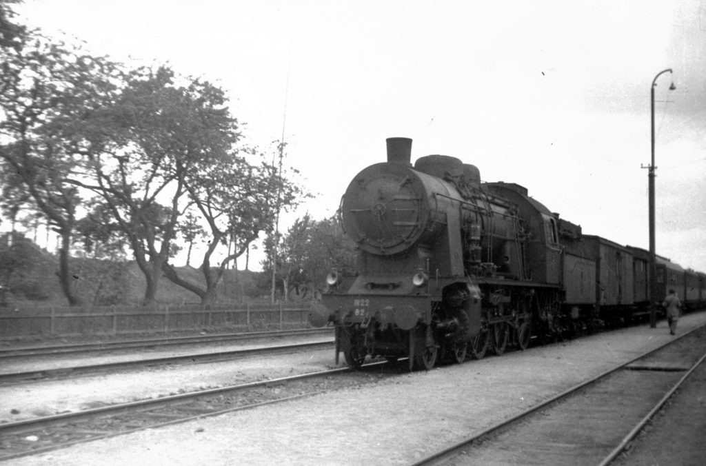 Sowieci wywieźli na wschód tysiące zdobycznych polskich wagonów kolejowych oraz lokomotyw (domena publiczna).