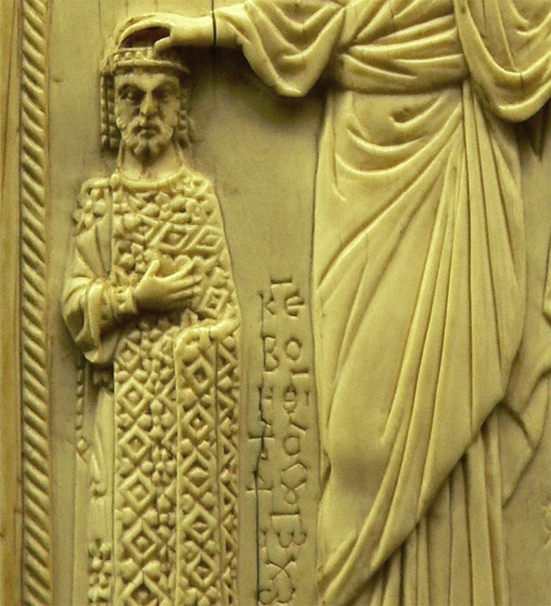 Cesarz Otto II. Oprawa księgi wykonana z kości słoniowej, koniec X wieku.