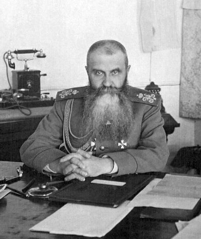 Generał Nikołaj Iwanow (domena publiczna).