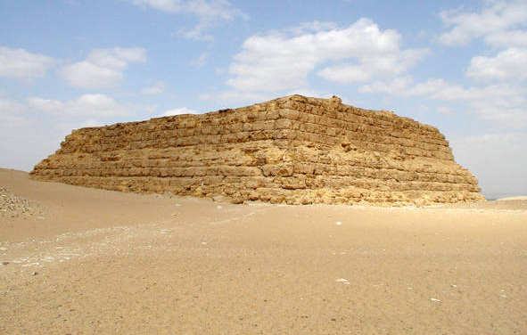 Mastaba - klasyczna forma grobowca królów starożytnego Egiptu