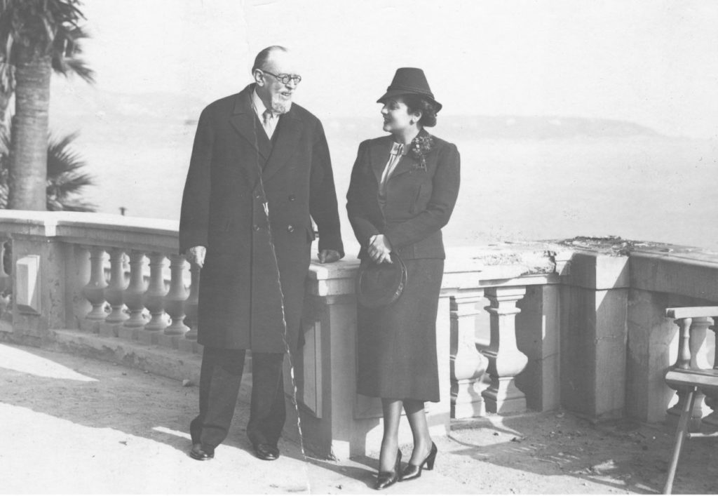 Michał Radziwiłł z narzeczoną Jeanette Suchestow w Monte Carlo. Zdjęcie wykonane w 1938 roku (domena publiczna).